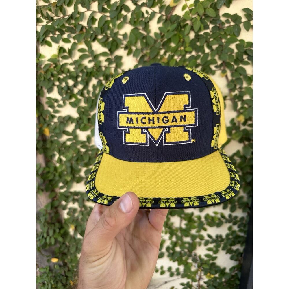 Vintage Pro Player Michigan Wolverines Snapback Hat